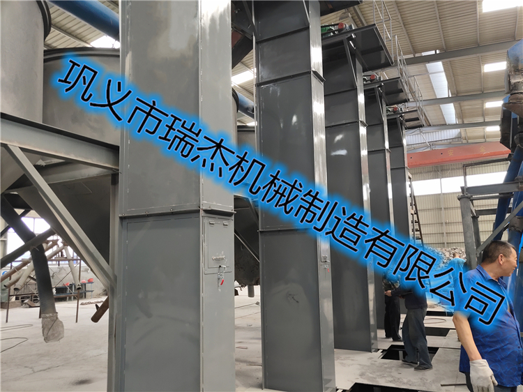 斗式提升機用戶現(xiàn)場